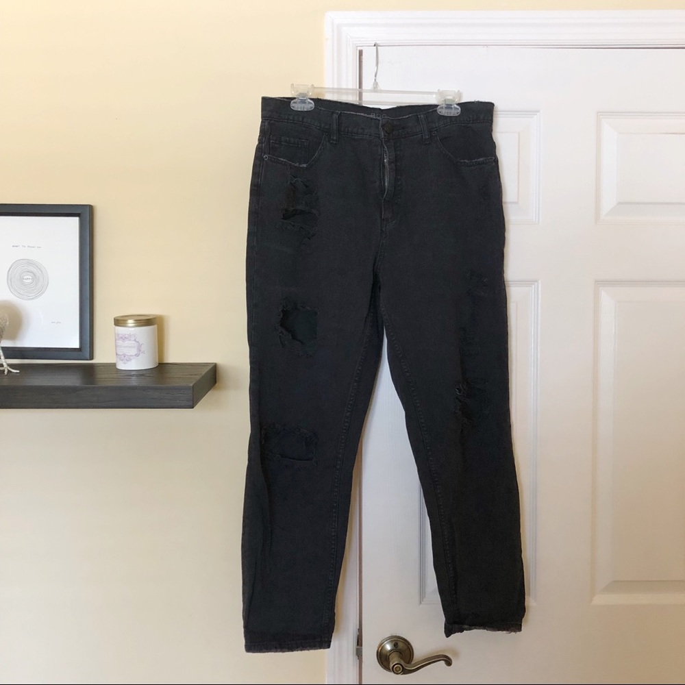 BDG Distressed Mom Jean